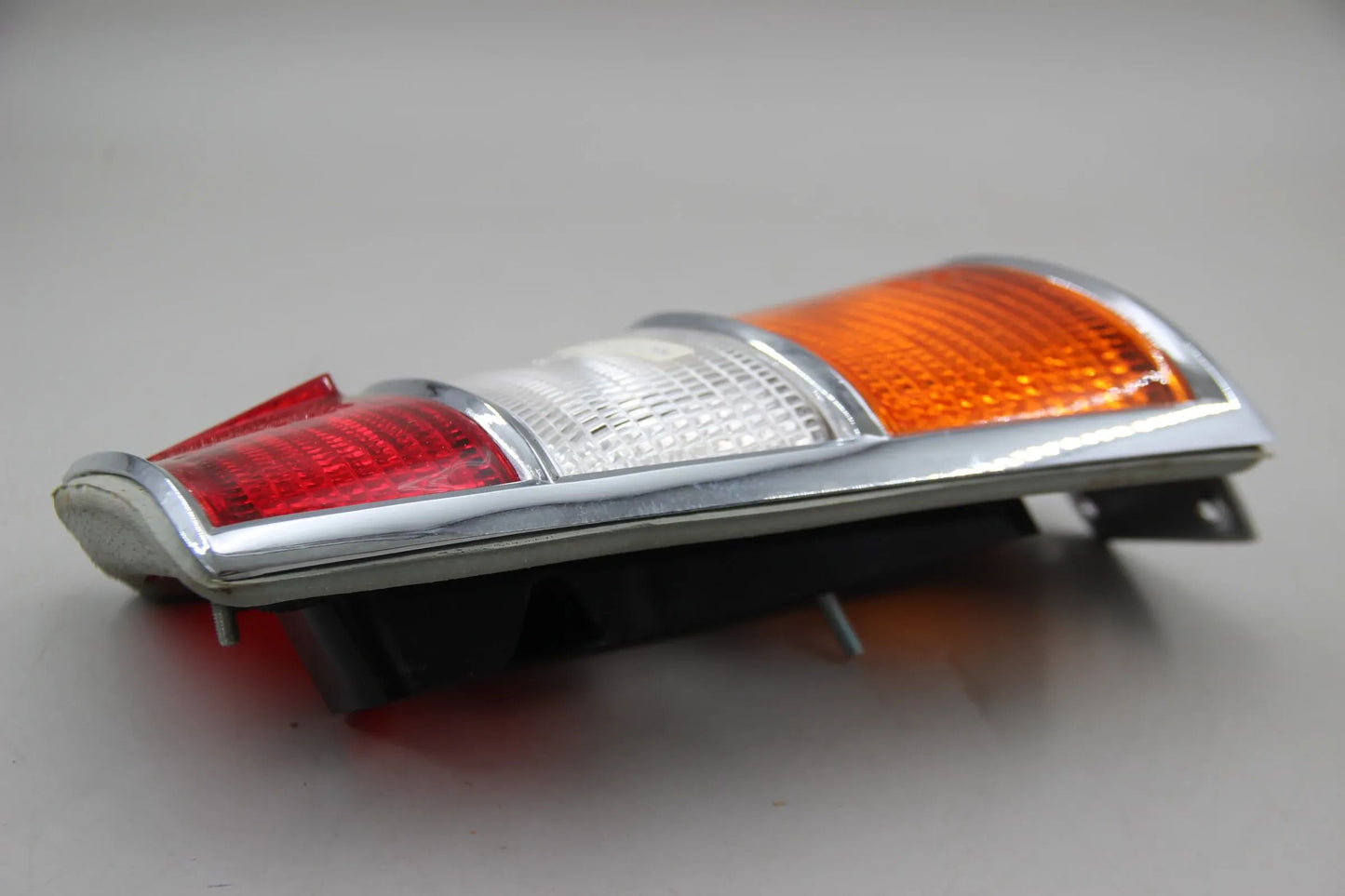 Original BMW NK 1800 4-Zyl Lichtscheibe rechts rot-weiss-gelb 63211353294