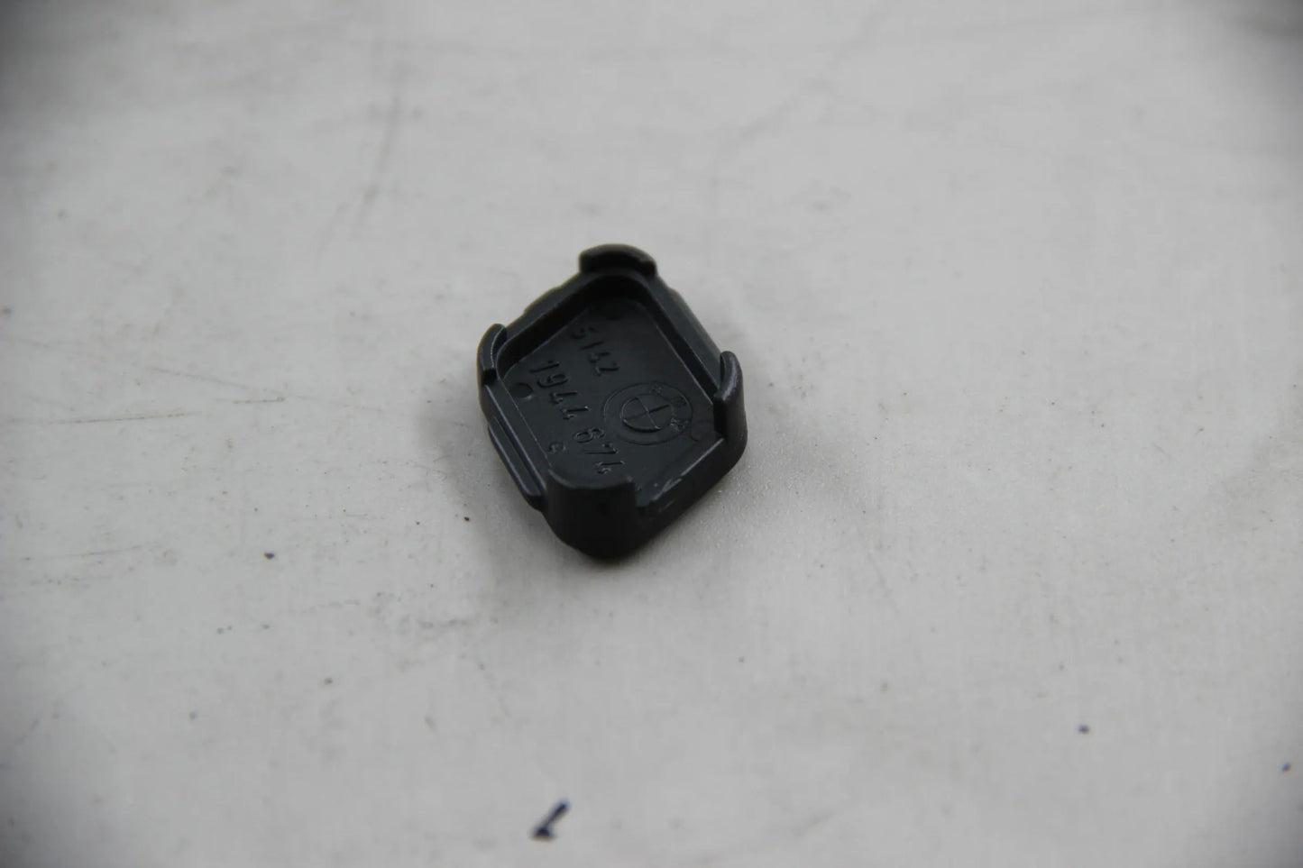 Original BMW E34 518i-540i M5 3.6 Abdeckung Oberteil rechts schwarz 51421973608