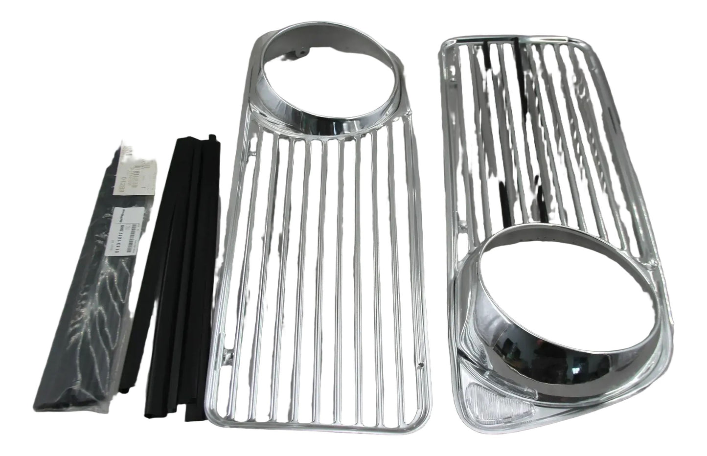 BMW E10 2002 ti tii Ziergitter links + rechts chrom Mitte chrom/schwarz Blende schwarz 1808473 1808474 1801577 1817840