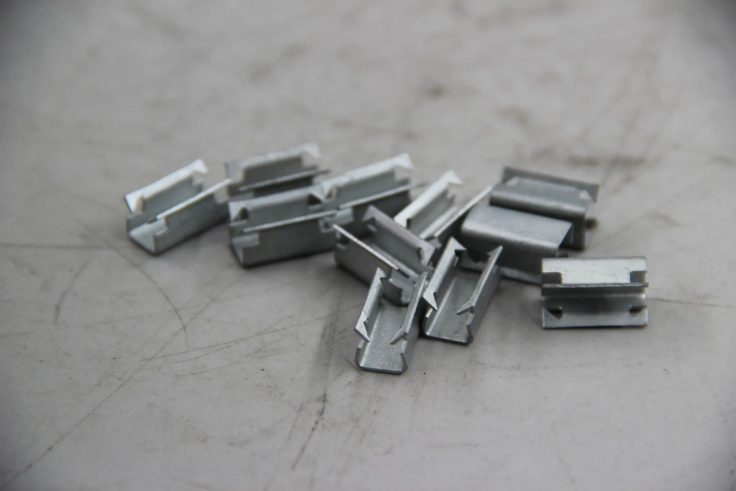 Original BMW E82 E36 E46 E34 E32 E65 E66 E67 E31 11x Klammer 51121946136