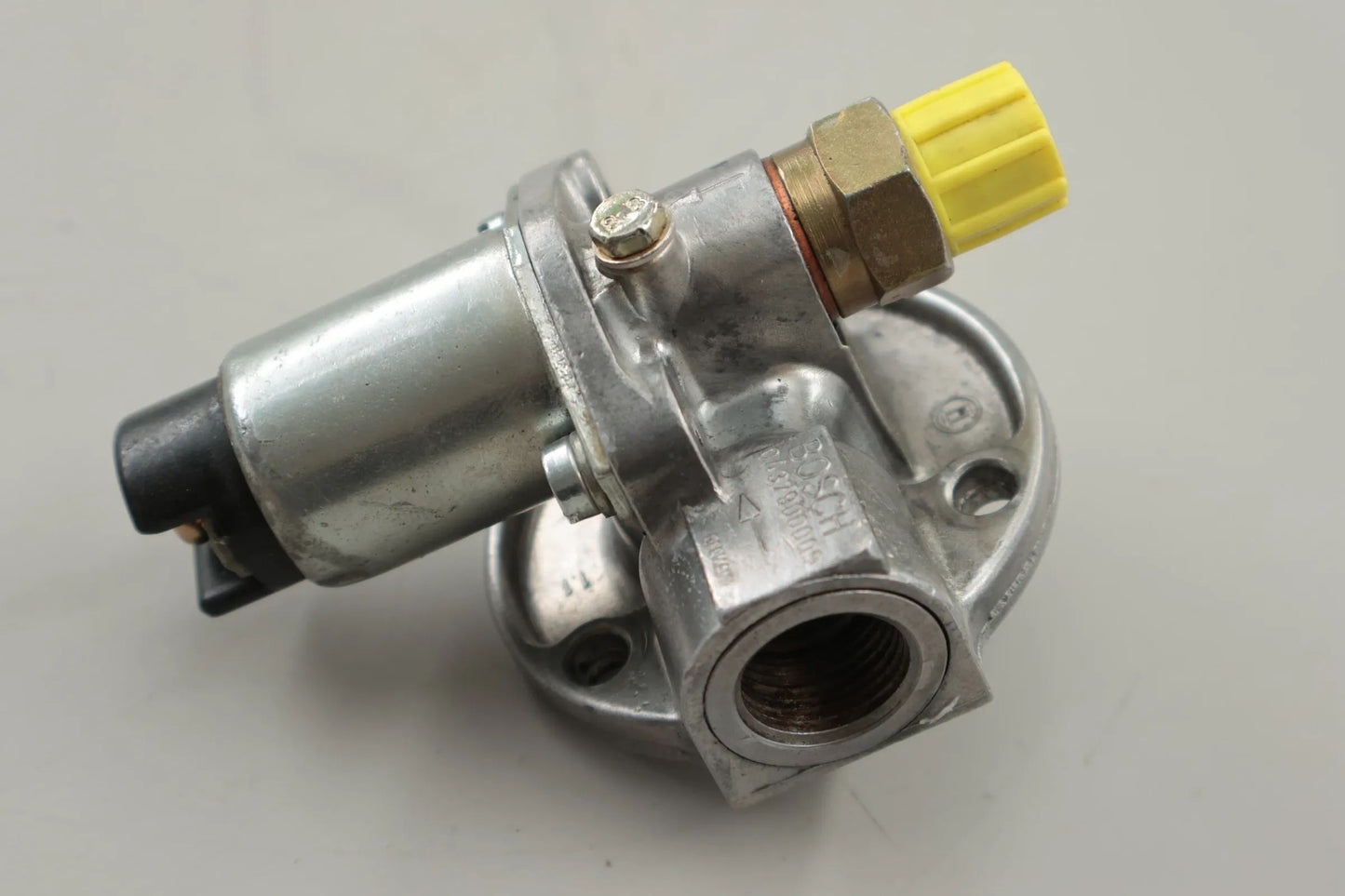 Mercedes W113 W111 W108  Zusatzeinspritzventil Kaltstartventil Bosch 0437900009