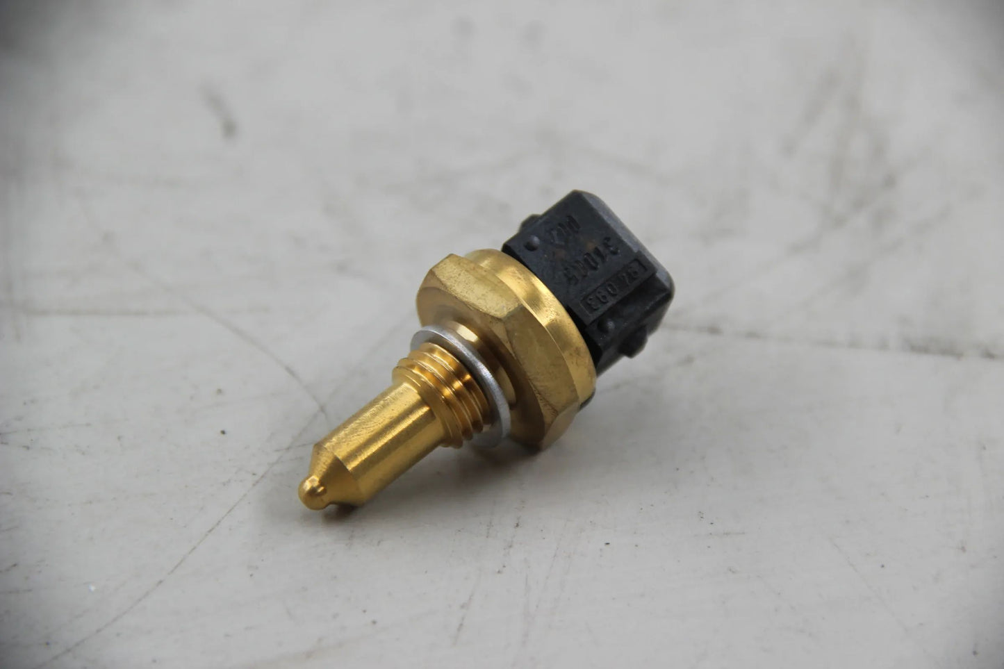 Original BMW E81 E88 E36 E93 E39 E63 E38 Temepratursensor Wasser/Öl 13621433076