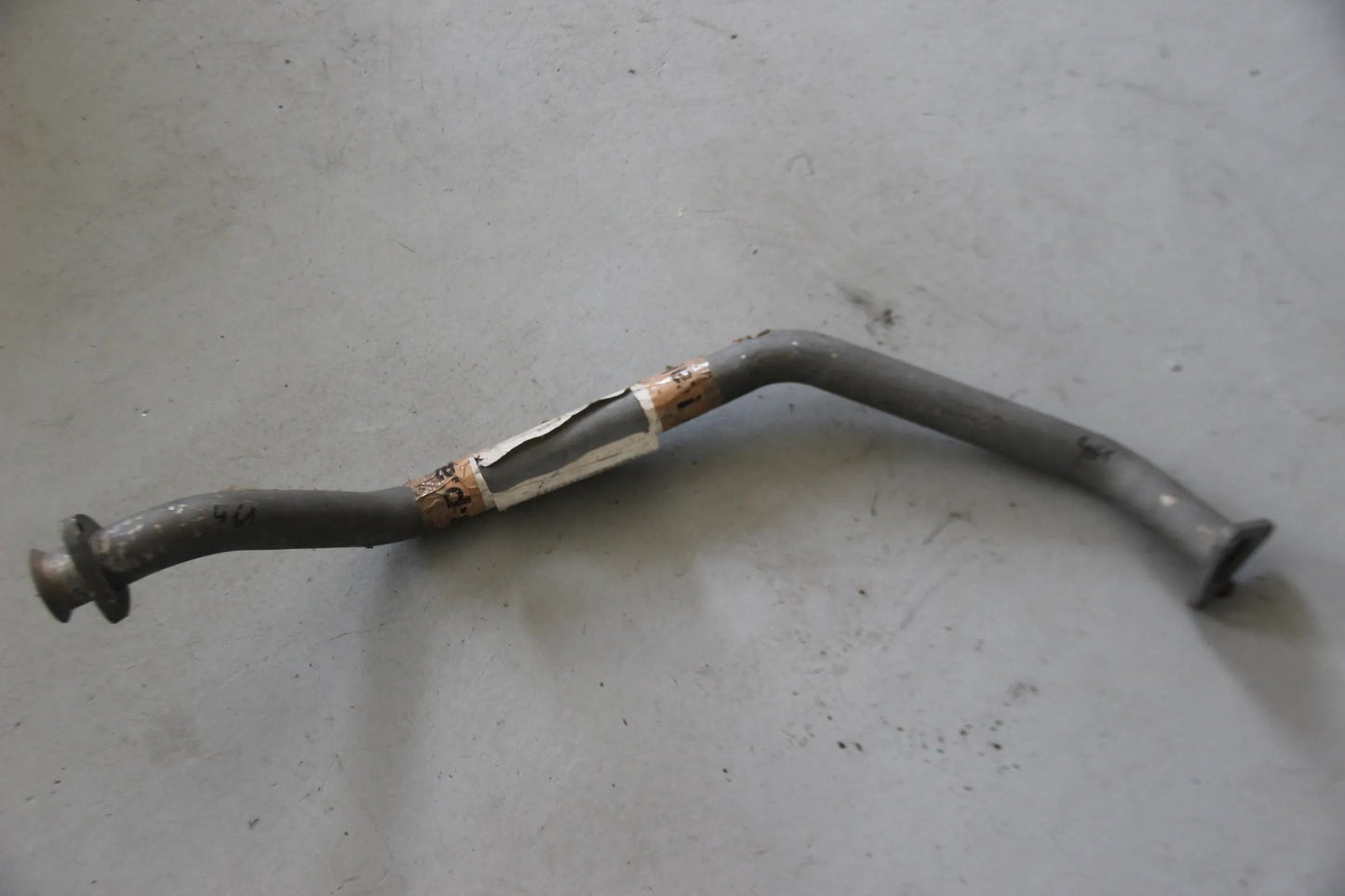 Original BMW 5er E12 520 M20 Limousine Abgasrohr ZYL.4-6 18111246461