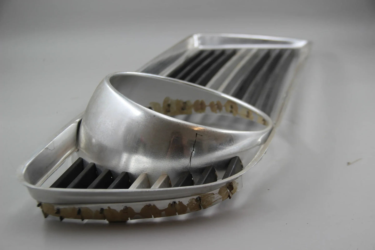 Original BMW NK 1800 4-Zyl. Ziergitter links schwarz-silber NOS NLA 51131802103