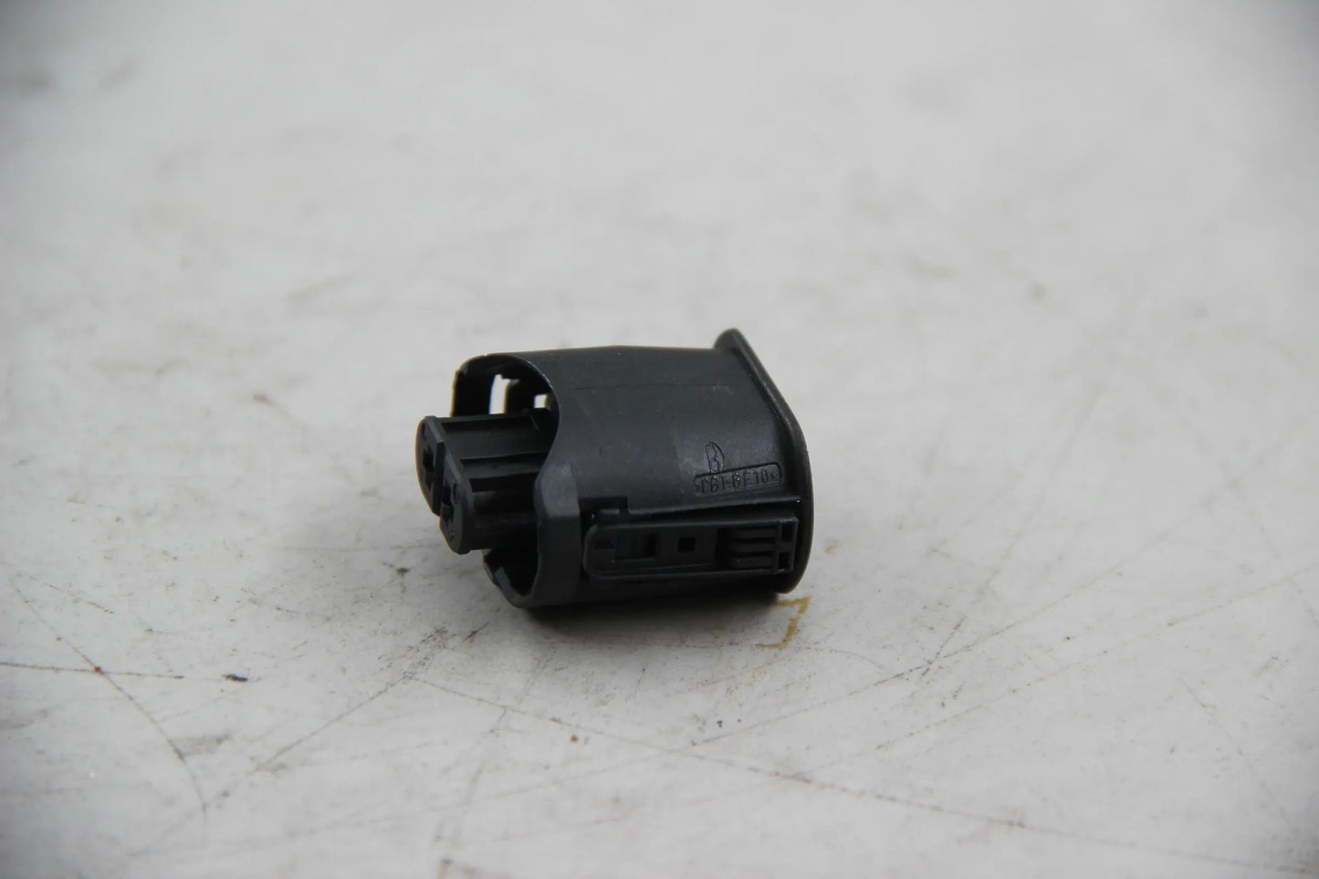 Original BMW E81 E88 E46 E39 Buchsengehäuse schwarz 2 POL. NOS NLA 61136907388