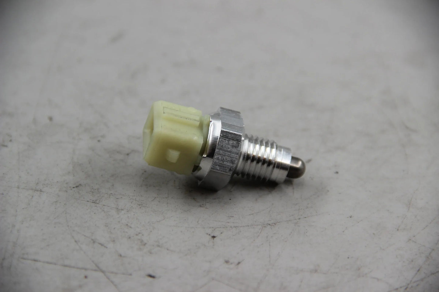 NOS Original BMW E81 E88 E36 E34 E32 Rückfahrlichtschalter M12X1,5 23147524811