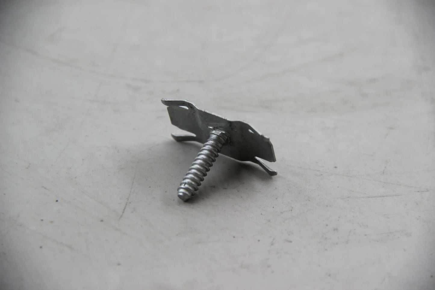 Original BMW E38 725tds 728i 730i 735i 740i 750i iL iLP Clip 51717037660