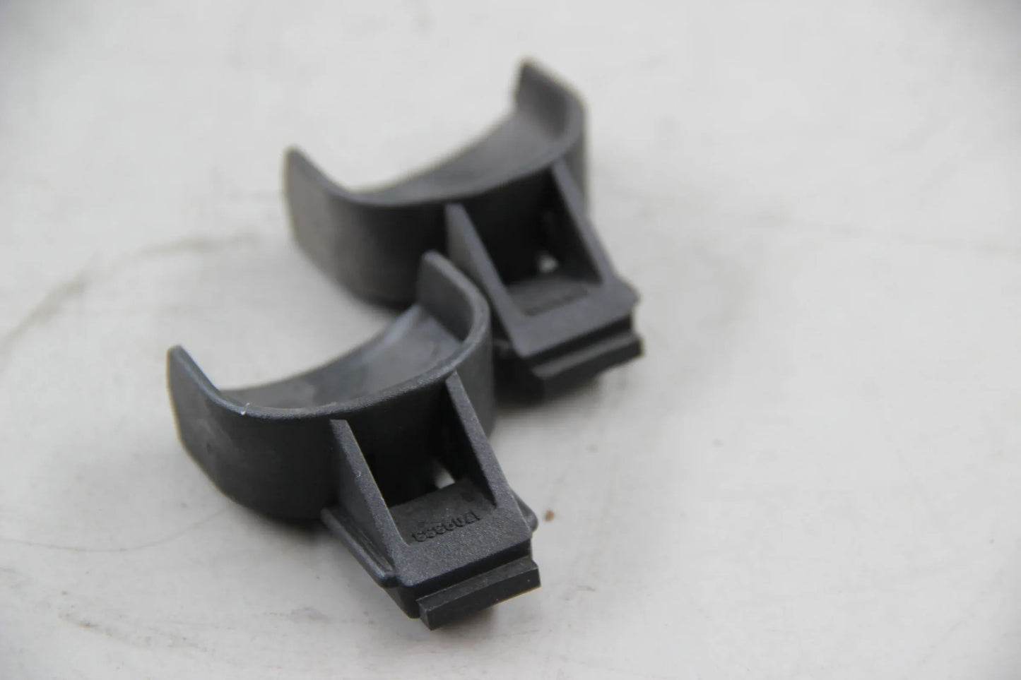 Original BMW E30 320i 325i E34 E32 Z1 2x Halter Wasserkühler 10MM 17111709333