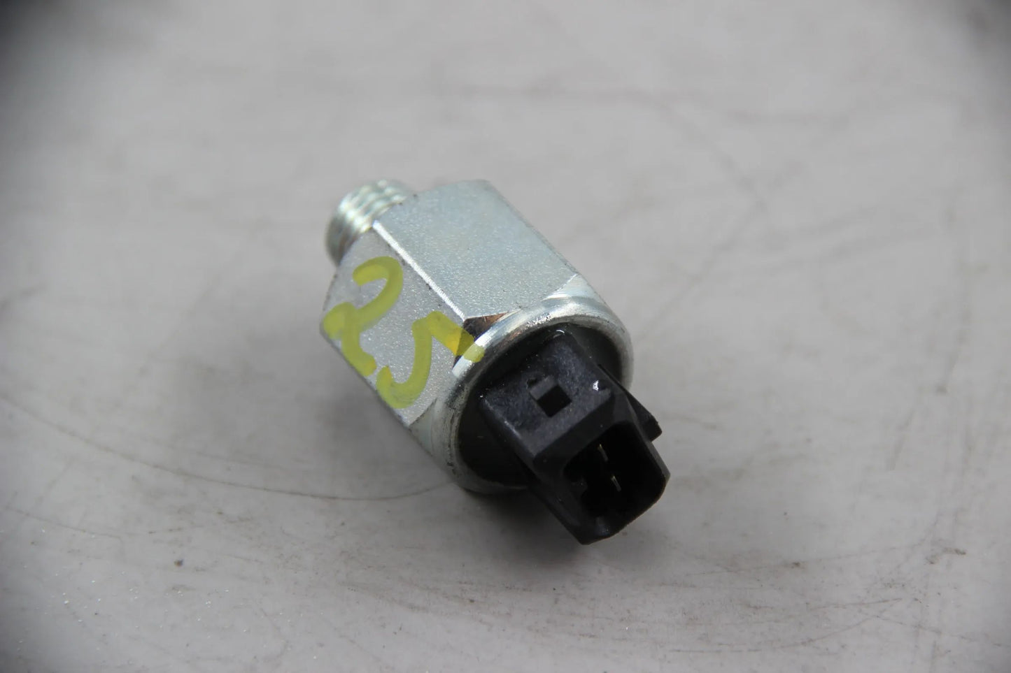 Original BMW E39 535i 540i E60 E63 E64 E32 E38 E31 Öldruckschalter 12611715504