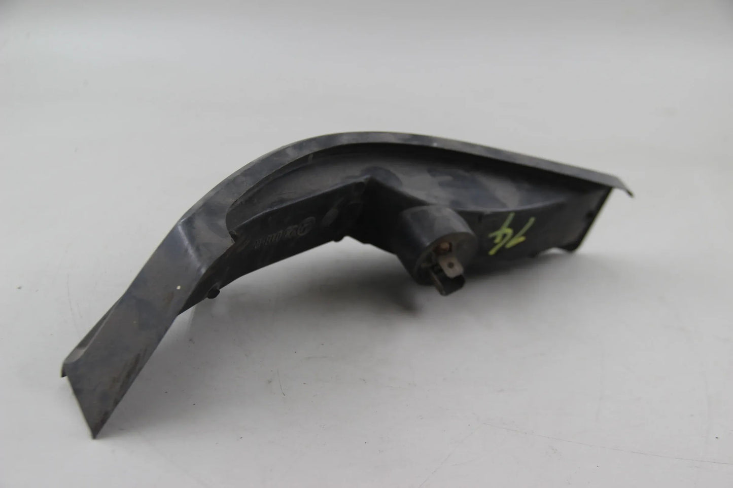 Original BMW E12 5er Blinker Halterung ohne Scheibe/Plastik Gehäuse rechts 23018