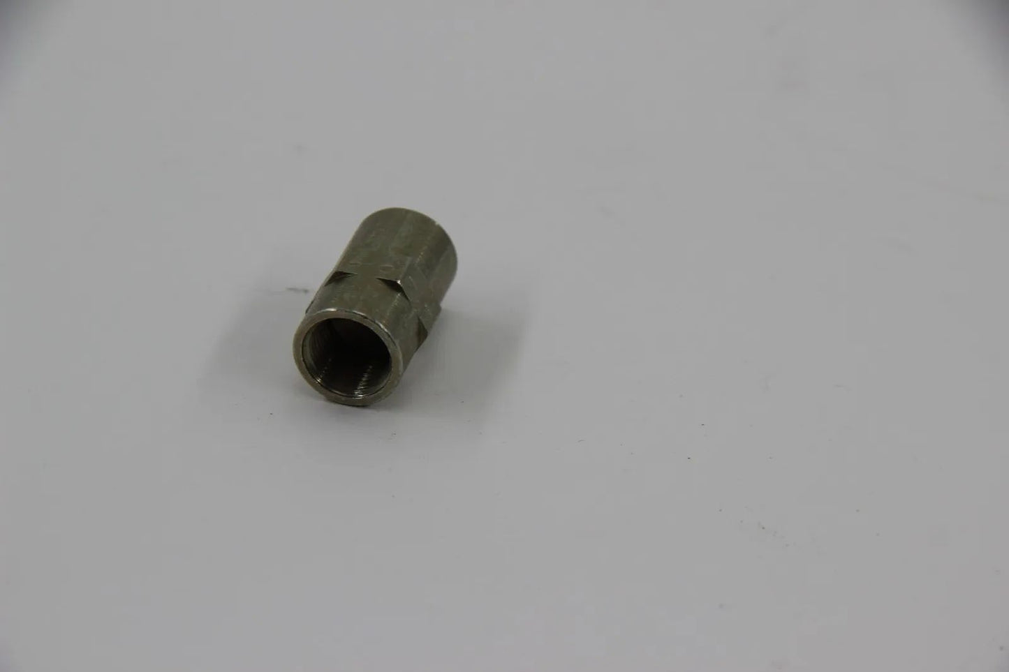 Original BMW E32 750i/iL/iLS M70 7er Zwischenstück M12X1 NOS 34331159361