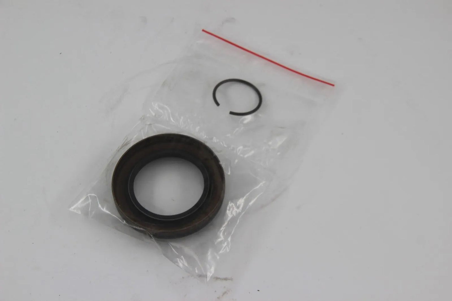 Original BMW E30 E36 E28 E34 E24   Wellendichtring+Sicherungsring  33107505602
