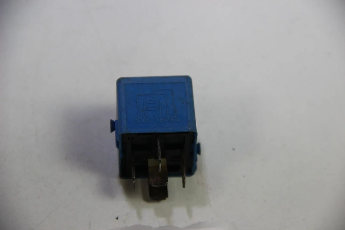 Original BMW 114 CMSP E3 E30 E36 E12 E24 Relais signalviolett 61361388911