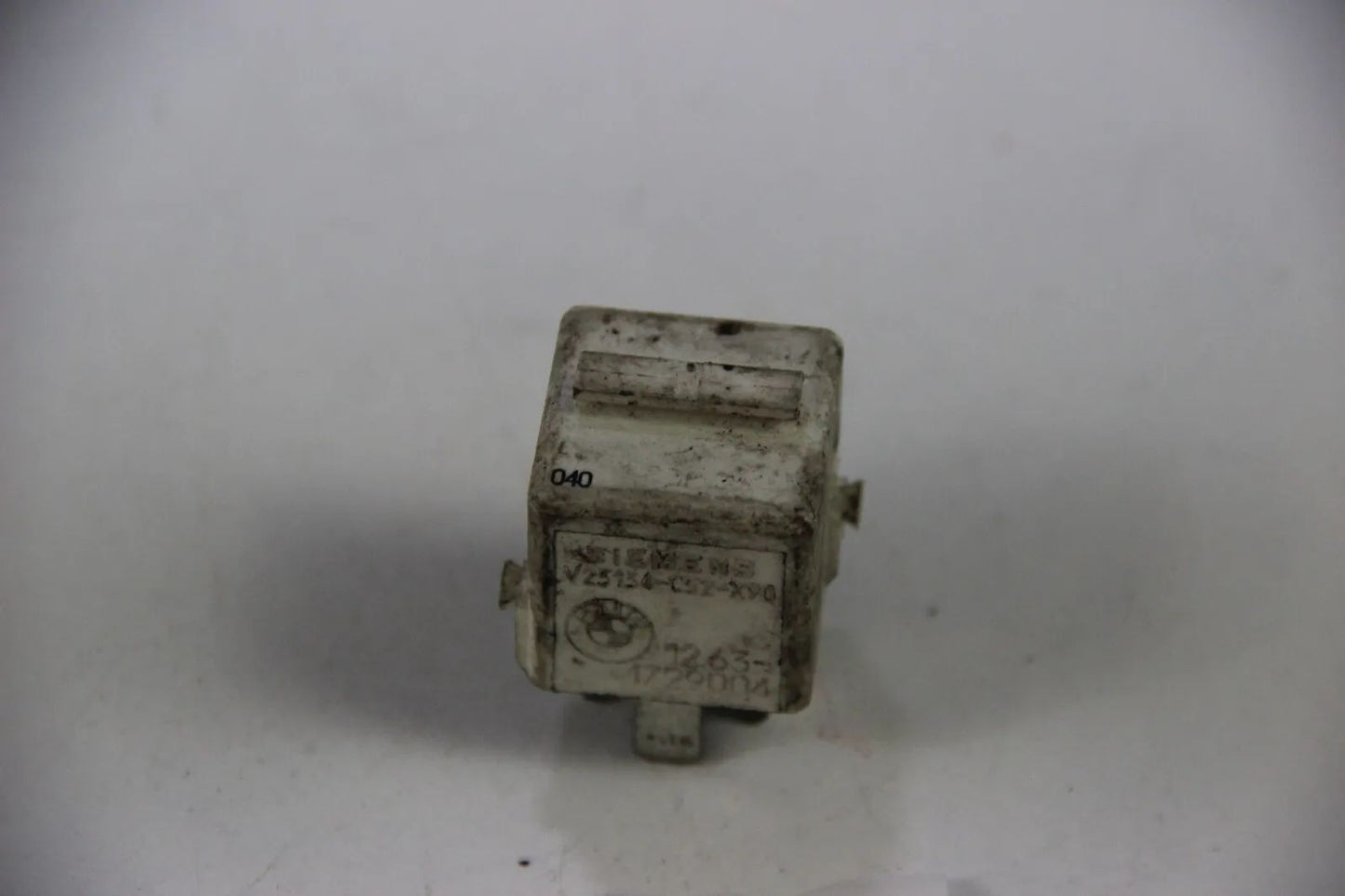 Original BMW CMSP E30 E36 E28 E39 E32 Relais Kraftstoffpumpe weiss 61361729004