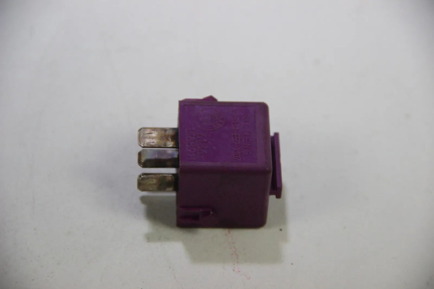 BMW 114 CMSP E3 E21 E30 E12 E24 Relais Wechsler signalviolett  61361388911