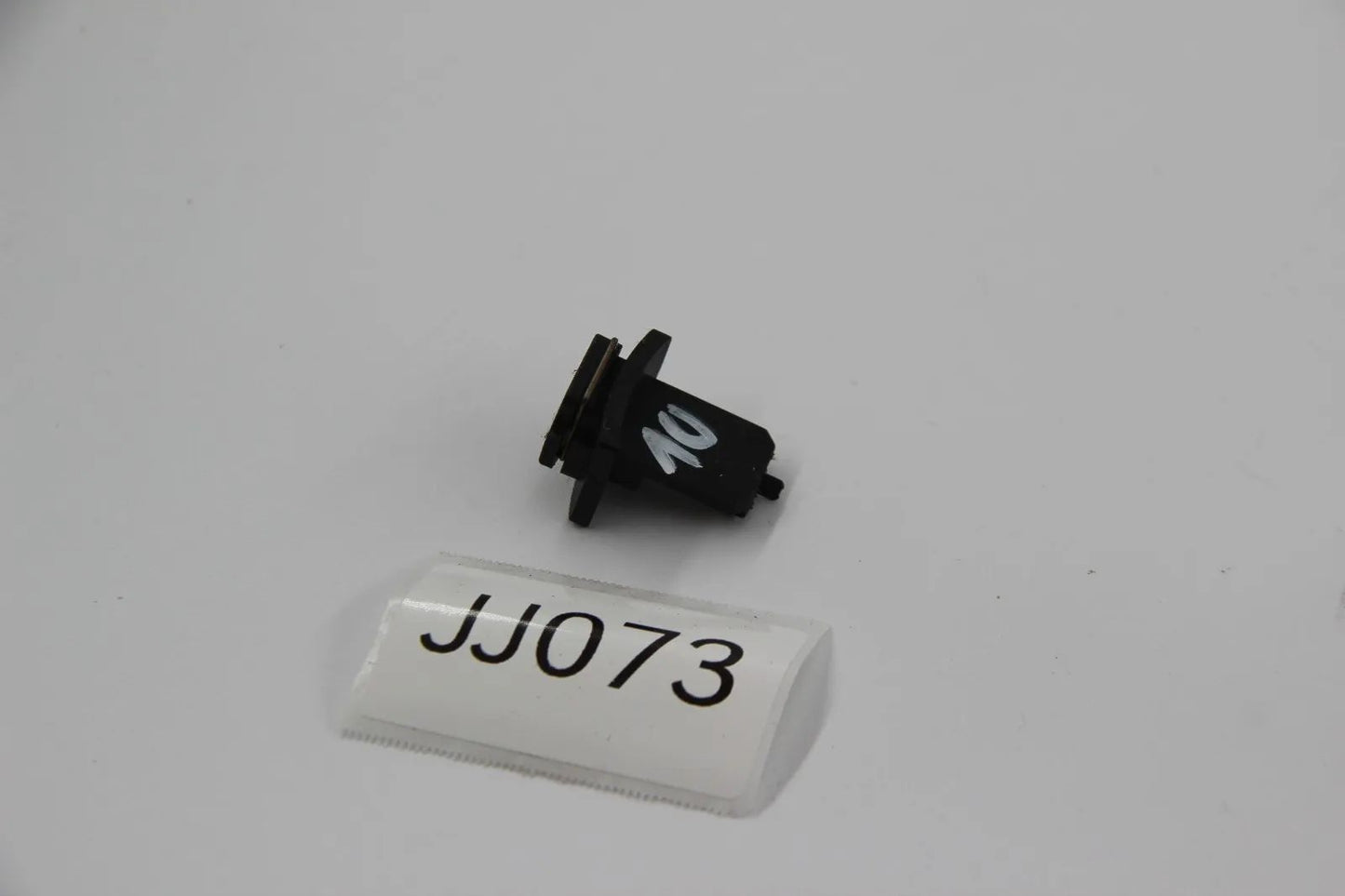 Original BMW E21 E12 E28 E24 E23 Buchse NOS 12111269270