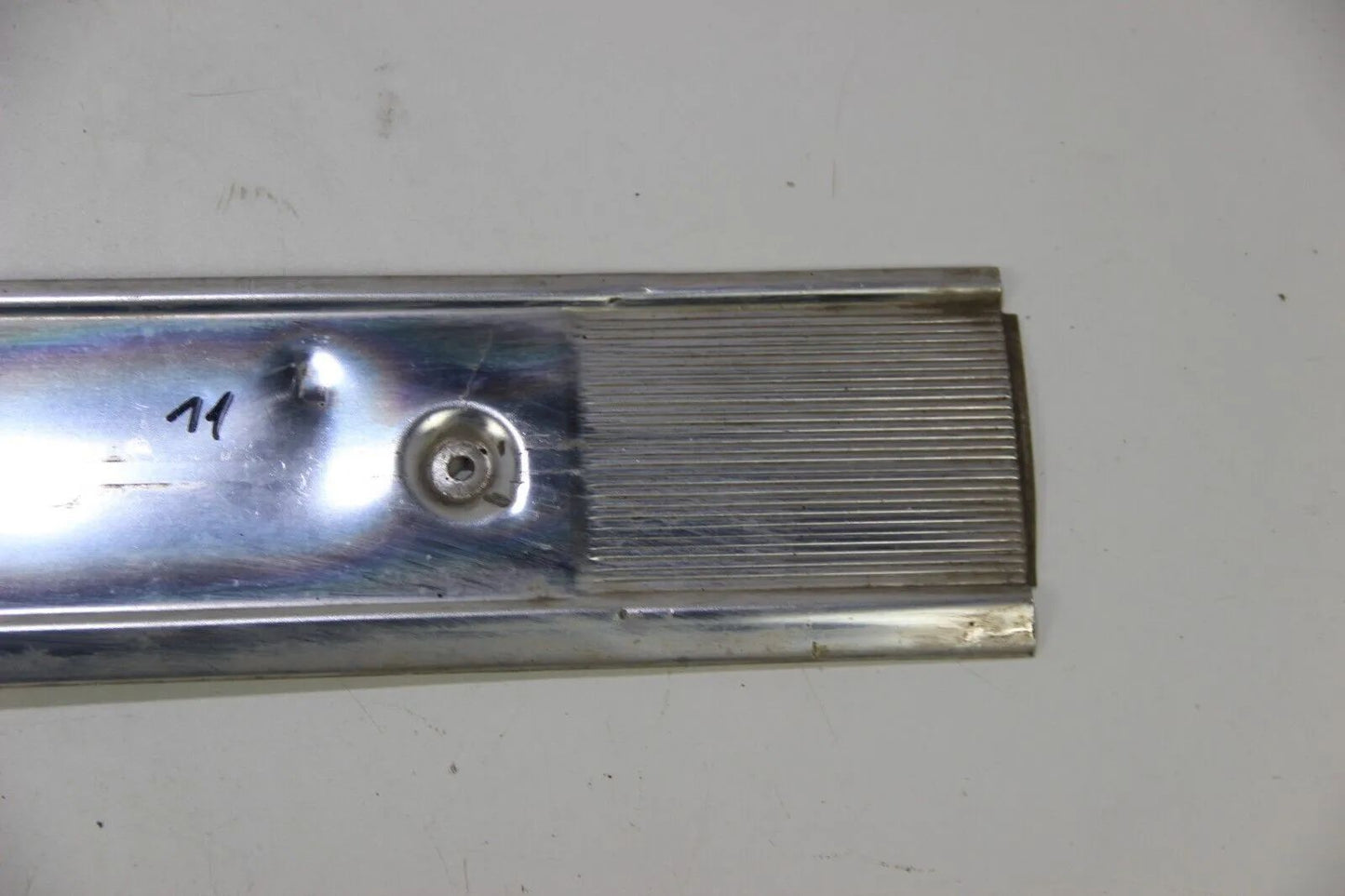 BMW E9 2.5 2.8 3.0 CSI CSL  Zierleiste Chrom Hinten Mitte Kennzeichenblende