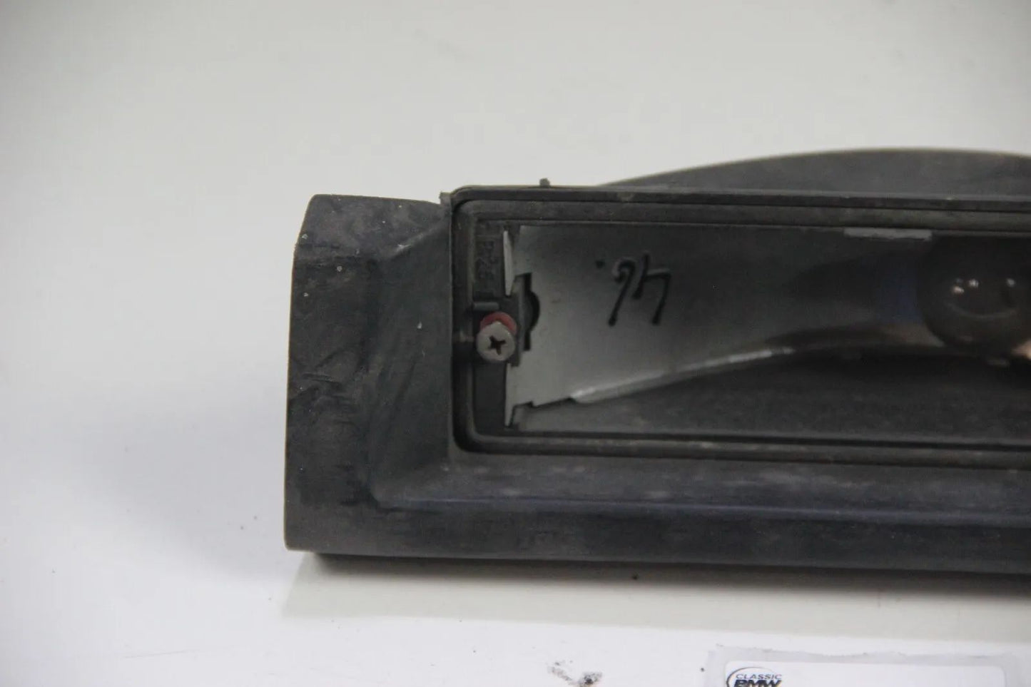 Original BMW E30 VFL 316i-325i Blinker Halterung ohne Scheibe Rechts  1370396