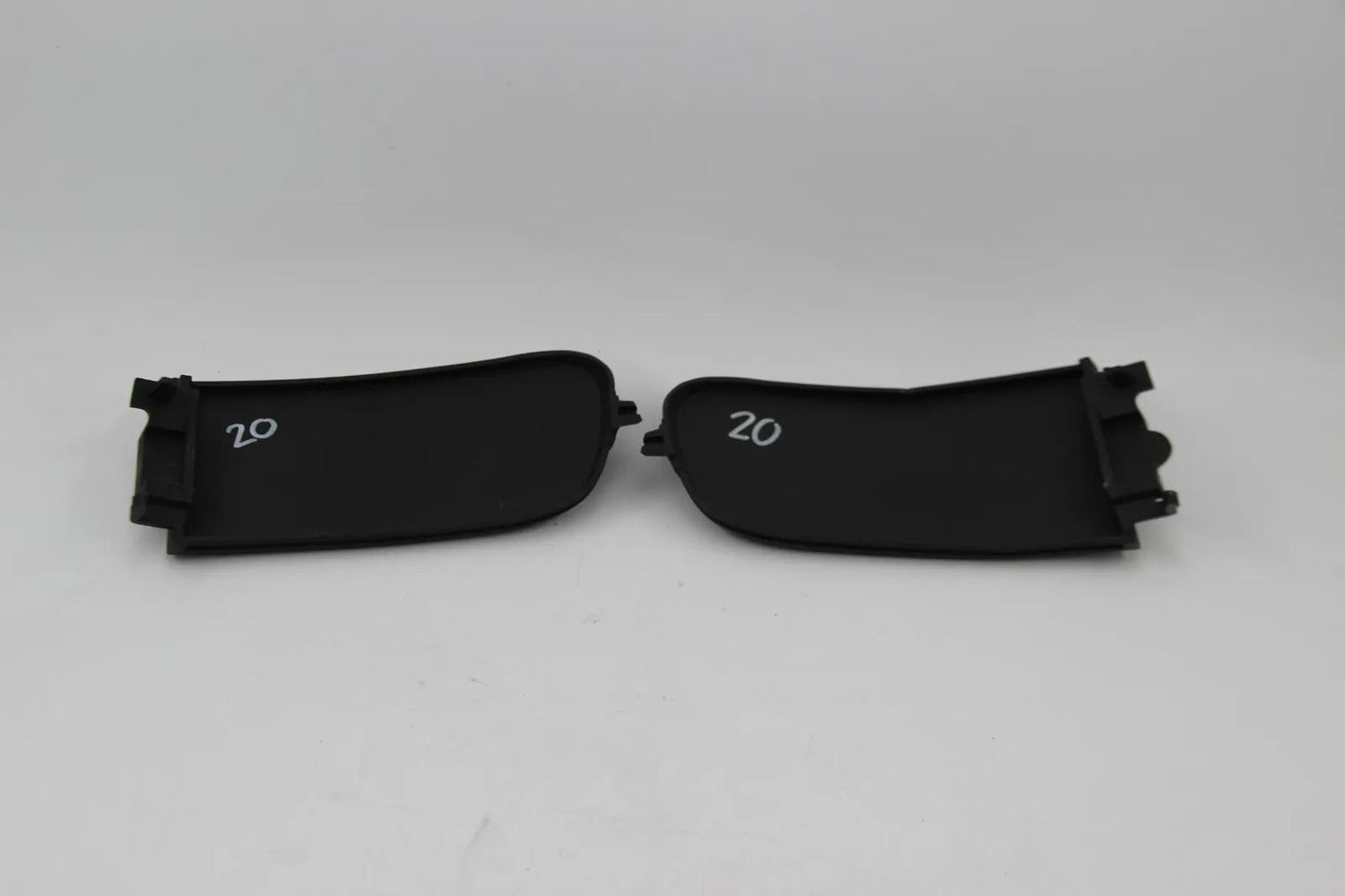 Original BMW E39 520i M52  Abdeckung Nebelscheinwerf. re+li 51118159356