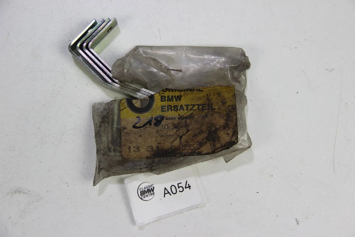NEU Original BMW E12 520 M10 Winkel Menge 10 NOS 13311257936 Bracket Angle
