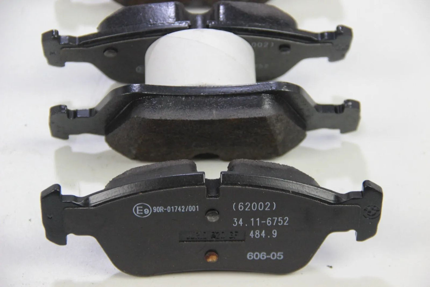 NEU Original BMW E36 316i-328i E46 316i-320i E85 Z3 Bremsbeläge NOS 34216761242