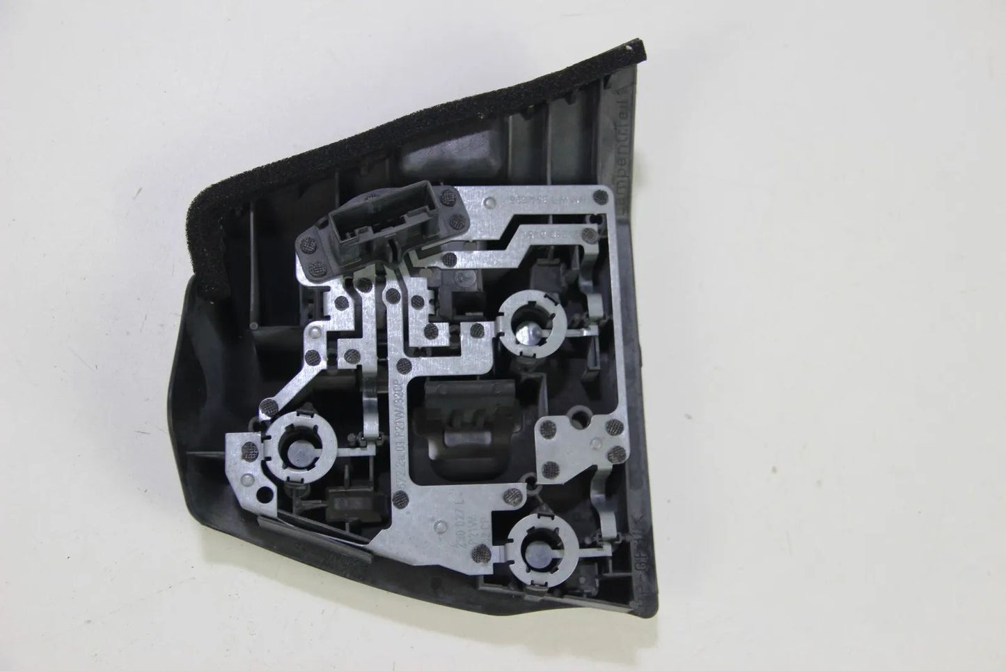 NEU Original BMW E46 Rücklicht Lampenträger links NOS 63218364925 3er Heckleucht