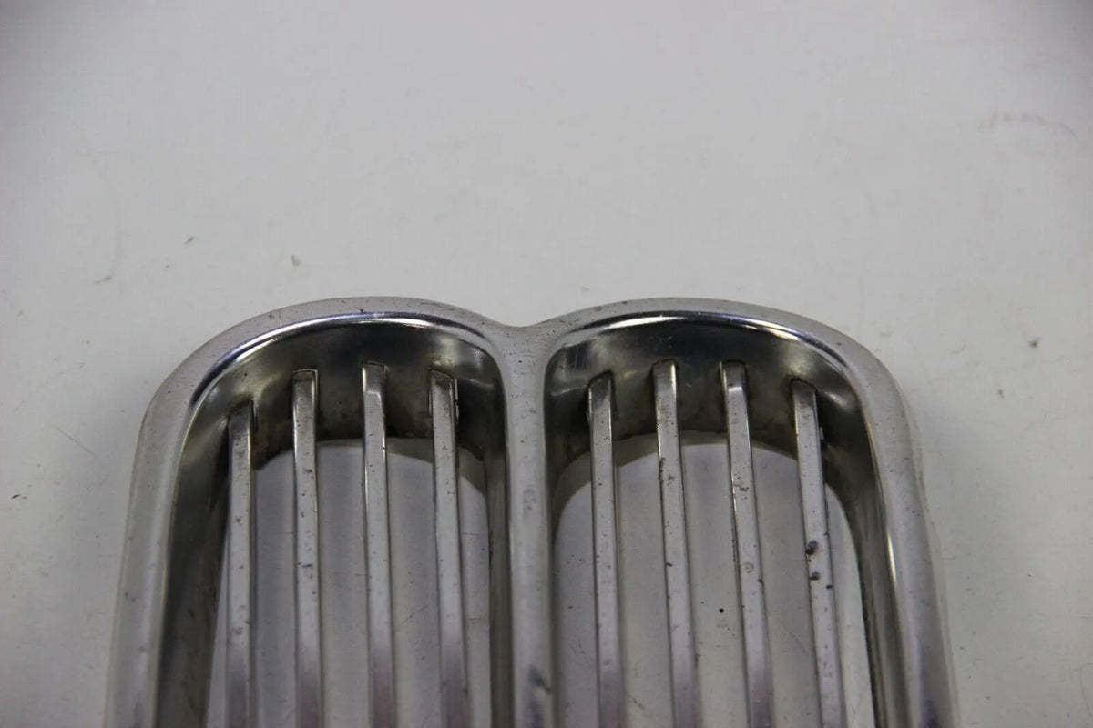 BMW E10 1502 1602 1802 2002 ti tii M10 Niere Chrom Ziergitter Mitte 51131801577