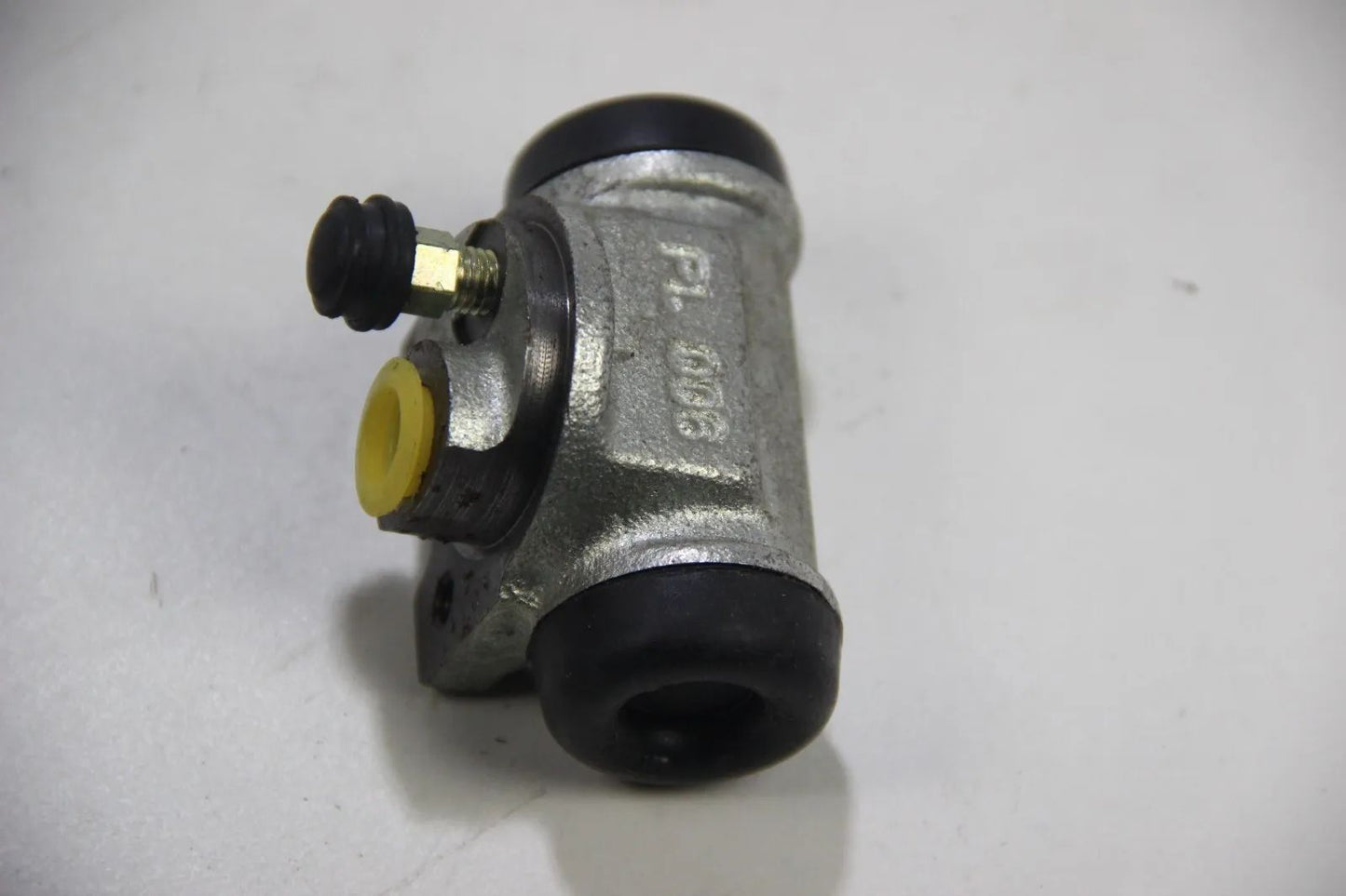 Original Radzylinder Fahrzeugtechnik Ebern Gmbh R19064A1