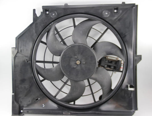 Original BMW E46   Kühlerlüfter mit Kühlerlüfterrahmen 390W NOS 17117510617