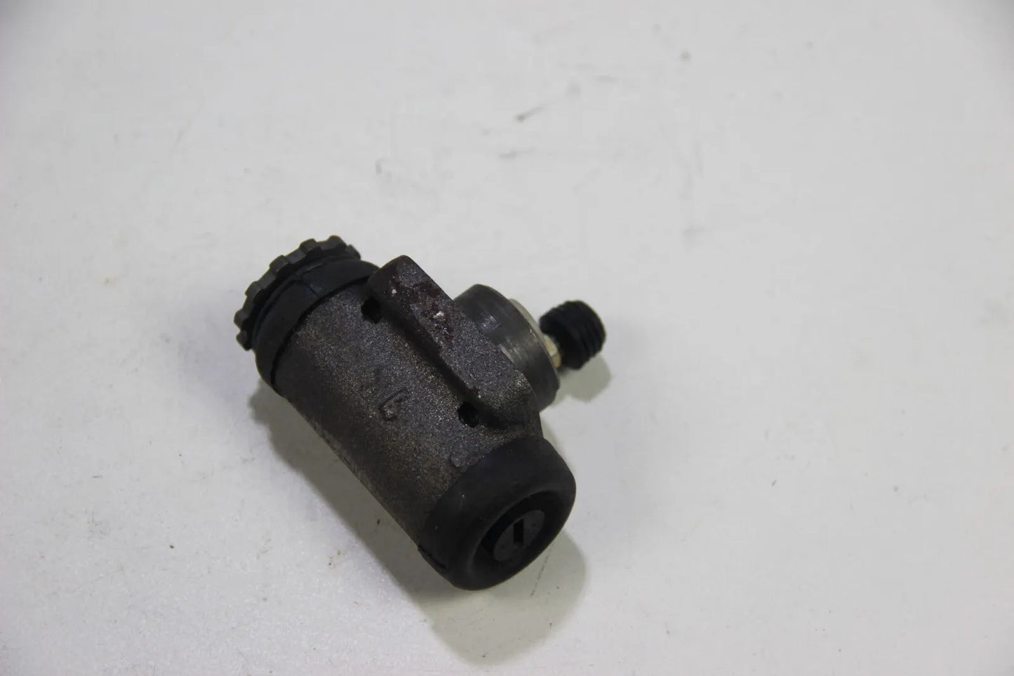 NEU Original BMW Radbremszylinder D=22 E12 51i-520i 34211109342 New old stock