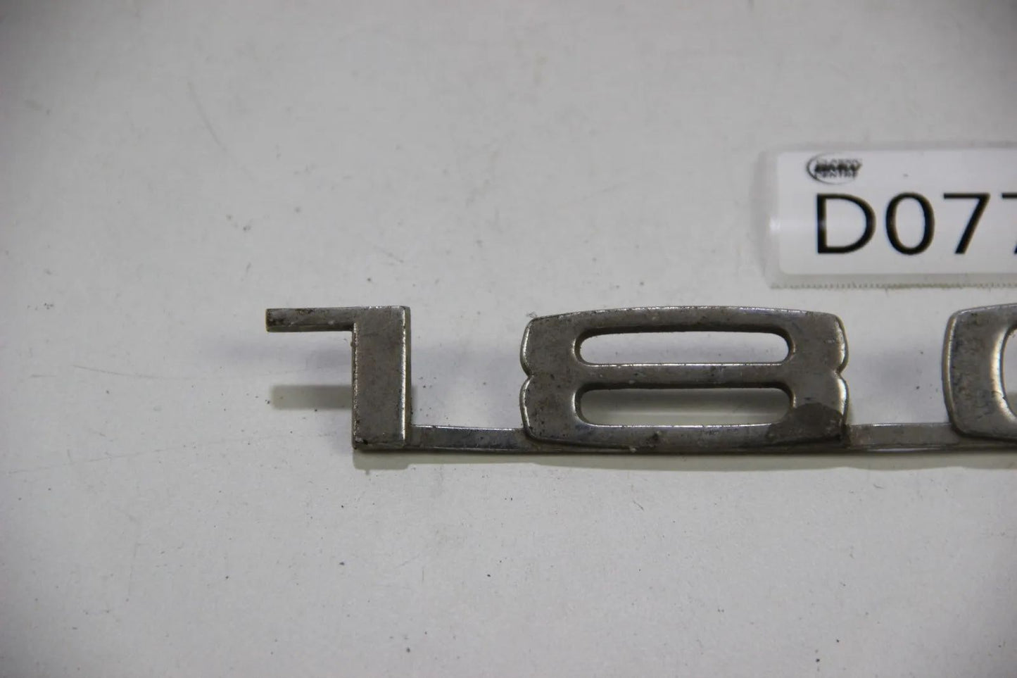 Original BMW Neue Klasse Modellbezeichnung Schriftzug Badge 1800 Kofferraum