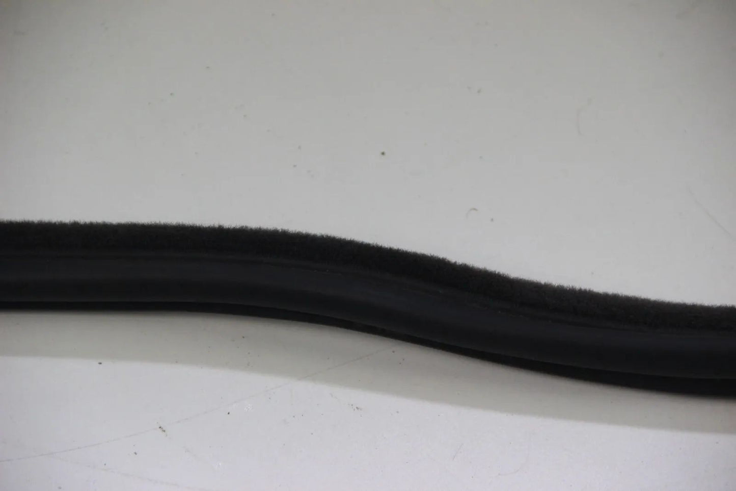 BMW E30 4-Türer Limo Touring 316i-325i Türdichtung hinten rechts Kantenschutz