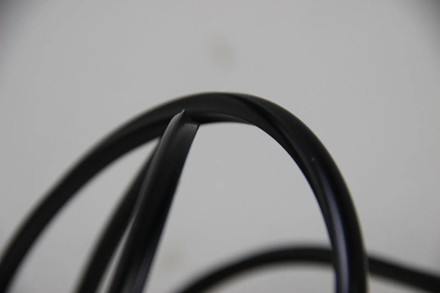 Original BMW E10 1502-2002 NEU Keder Front oder Heckscheibe Schwarz 51311834550