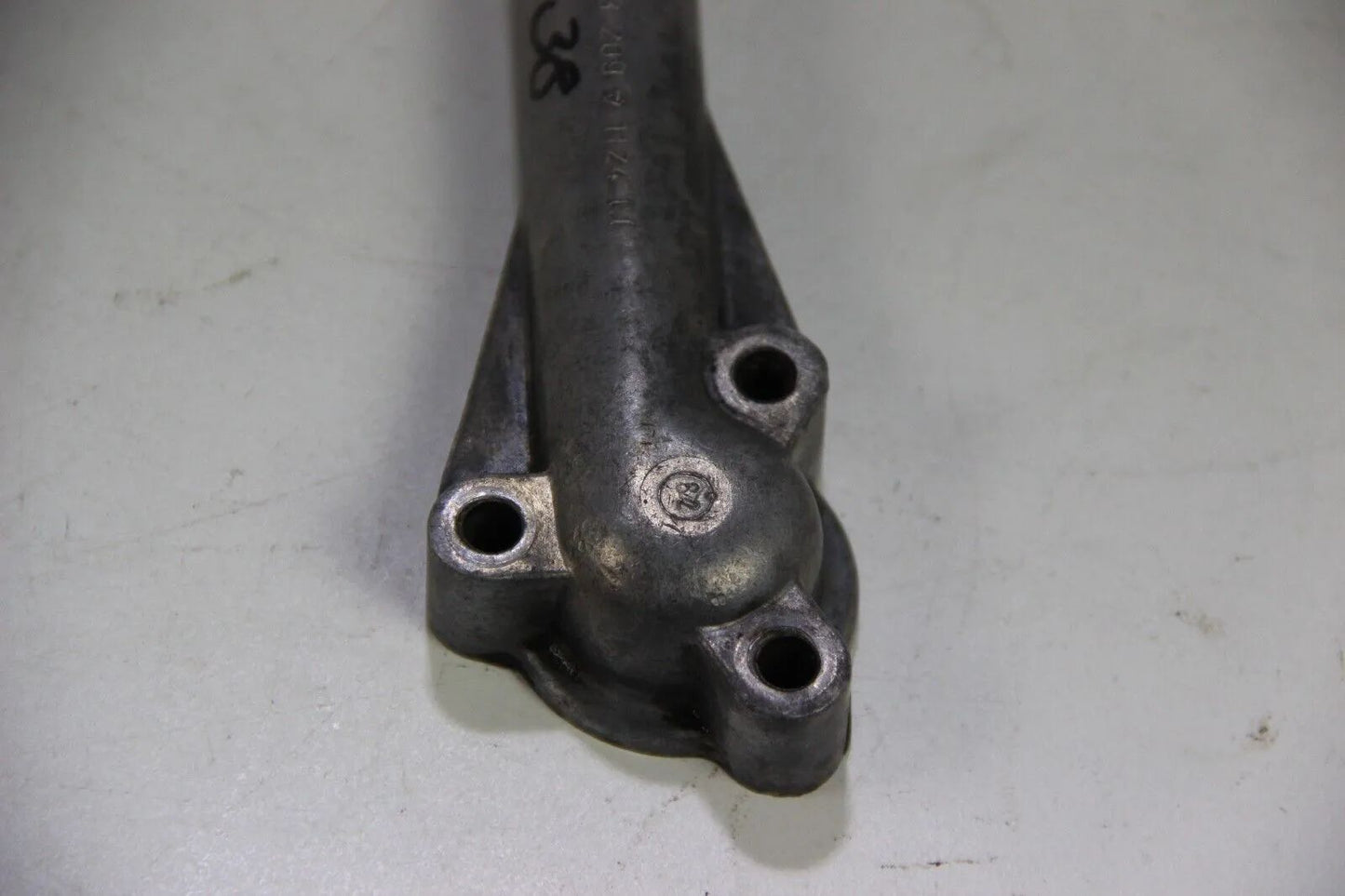 Original BMW E24 E28 E34 E32 M30 M88  Wasserflansch Zylinderkopf Hinten 1253209