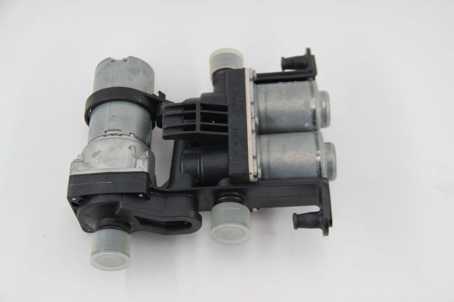 BMW E39 M5 S62 E38 750iLS M73 Wasserventil mit Zusatzwasserpumpe  641183749
