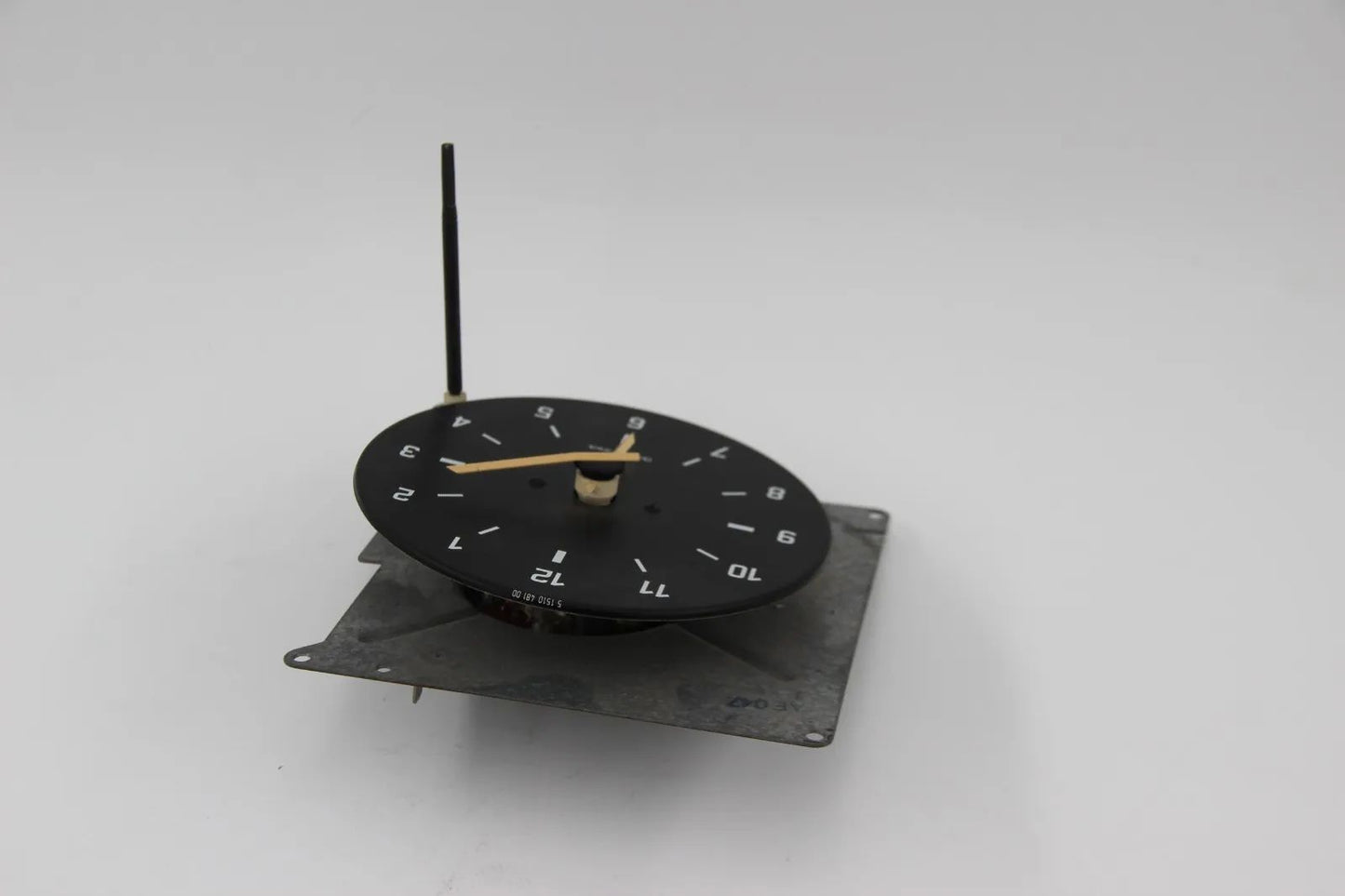 Original BMW  E21 316 318 M10 Zeituhr Uhr Quarz Zeit NOS Clock 62131359449