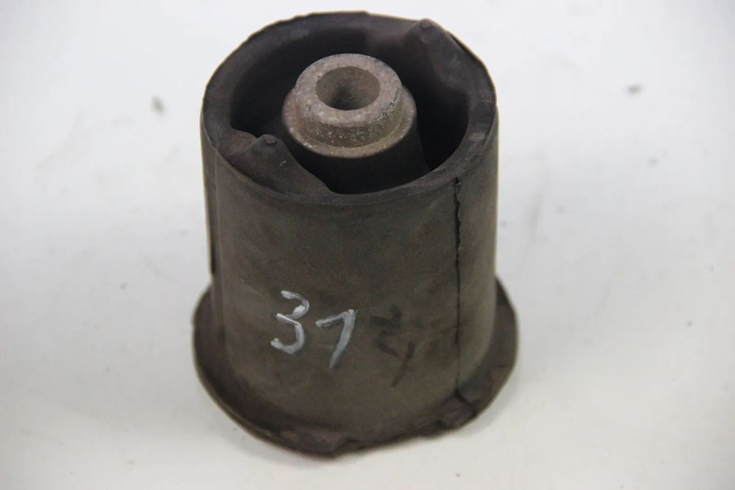 NEU Original BMW E28 E24 Tonnenlager NOS 33311127533 Bushing 5er 6er 635csi