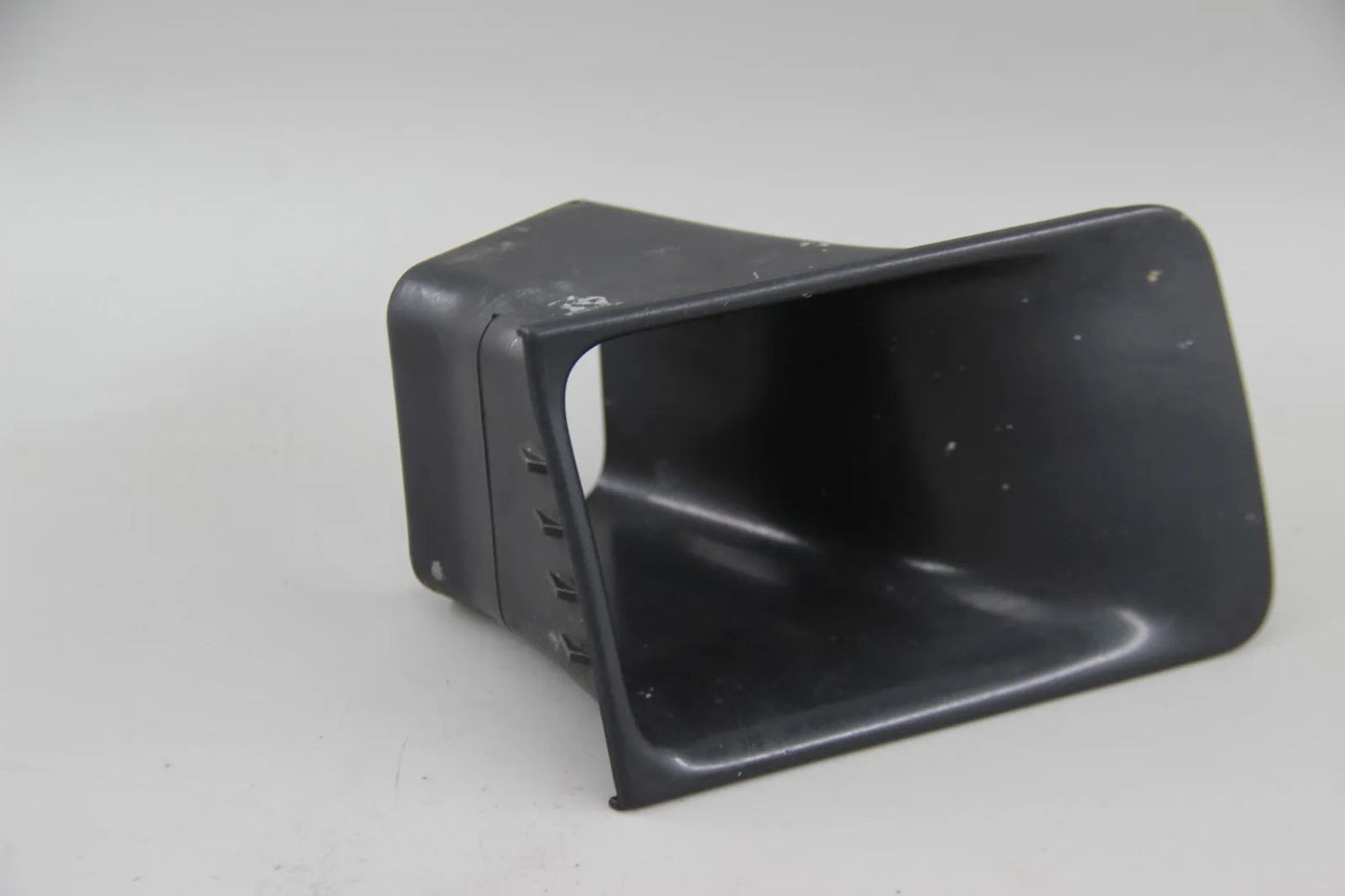 Original BMW E30 Lufteinlass Einlass Frontblech rechts vorn/front  schwarz