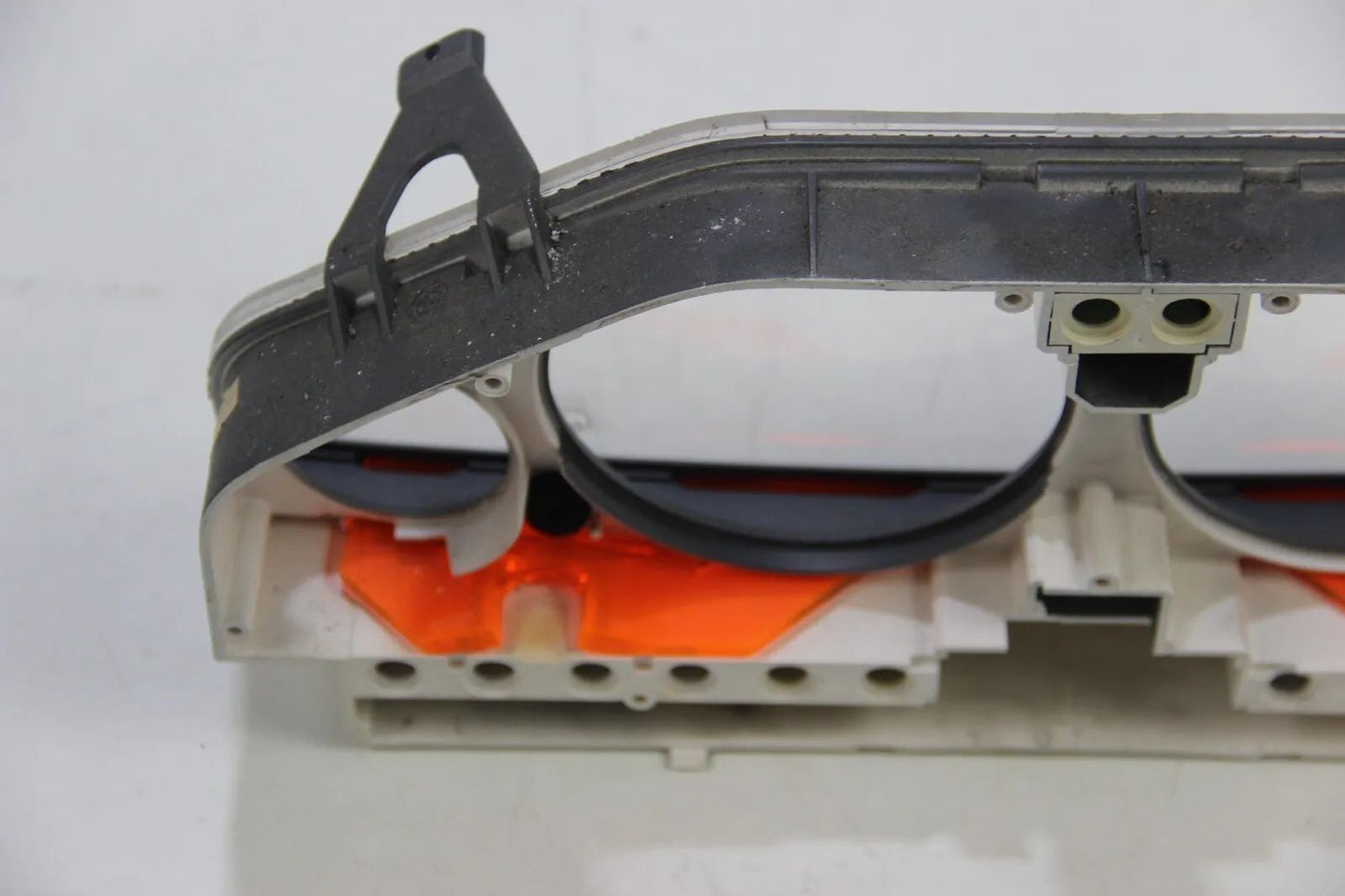 BMW E30 316i 318i	Kombiinstrument Tacho Gehäuse für Tachos mit Quartz Uhr