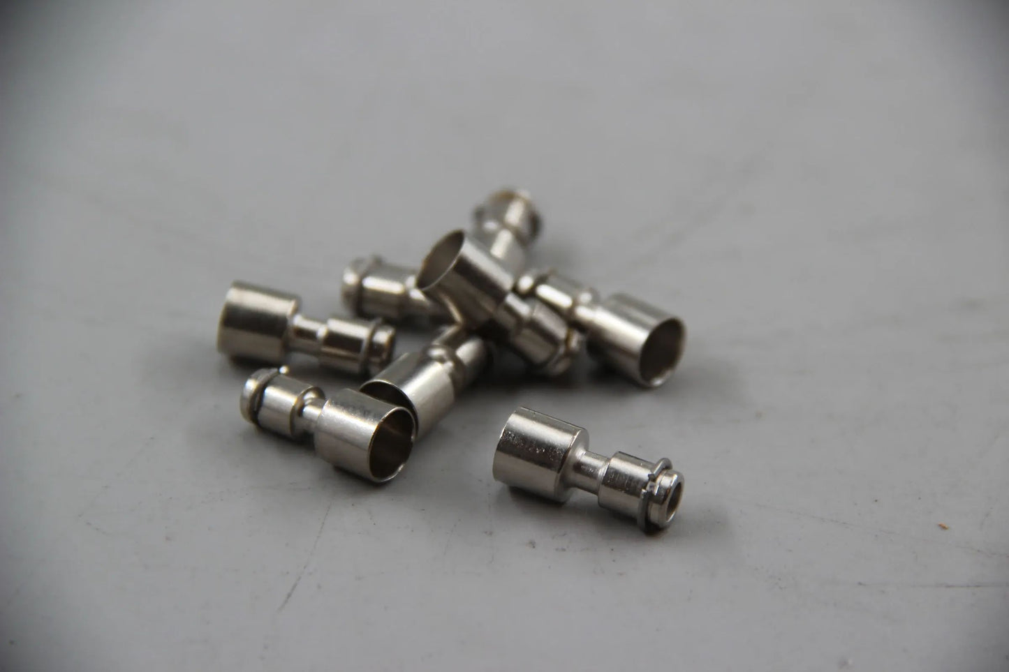 Original BMW E21 E30 E36 E12 E28 E34 E24 E23 E32 E38 8x Rundstecker  12121705656