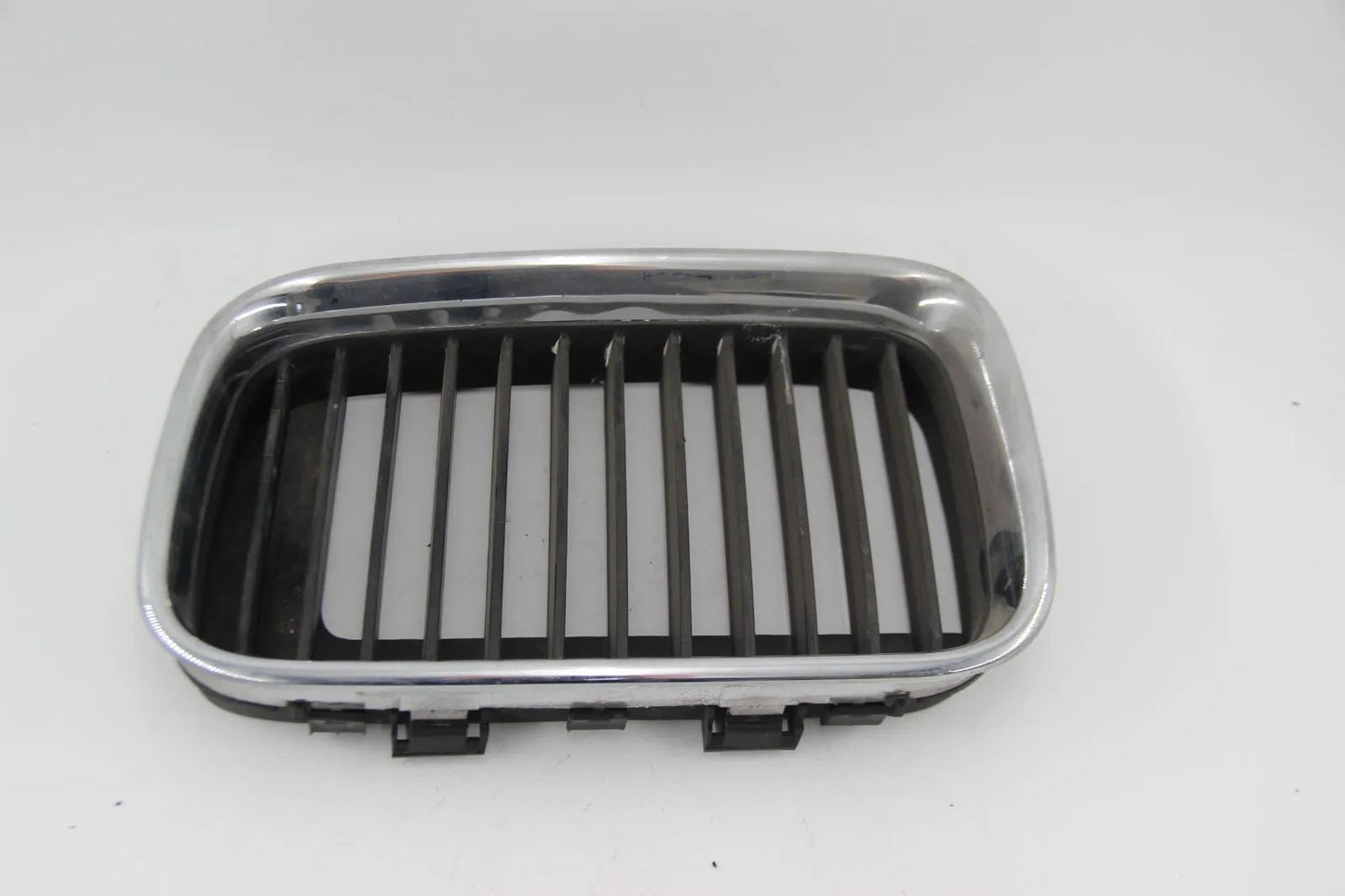 Original BMW E36 3er Ziergitter Niere Vorne Links Chrom Grille 51138151547
