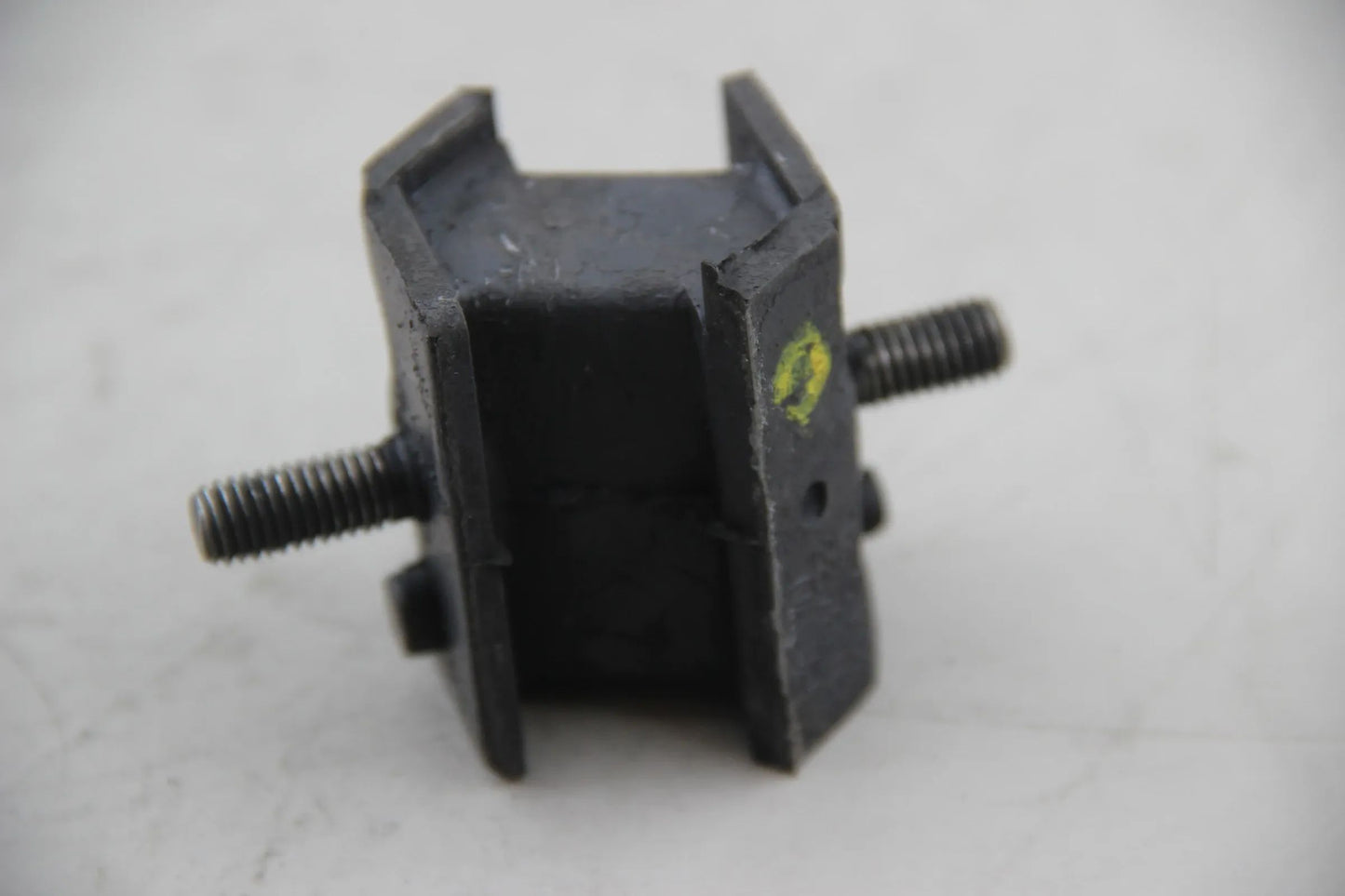 Original BMW E36 320i 325i is E34 520i 525i Gummilager rechts 24701138428