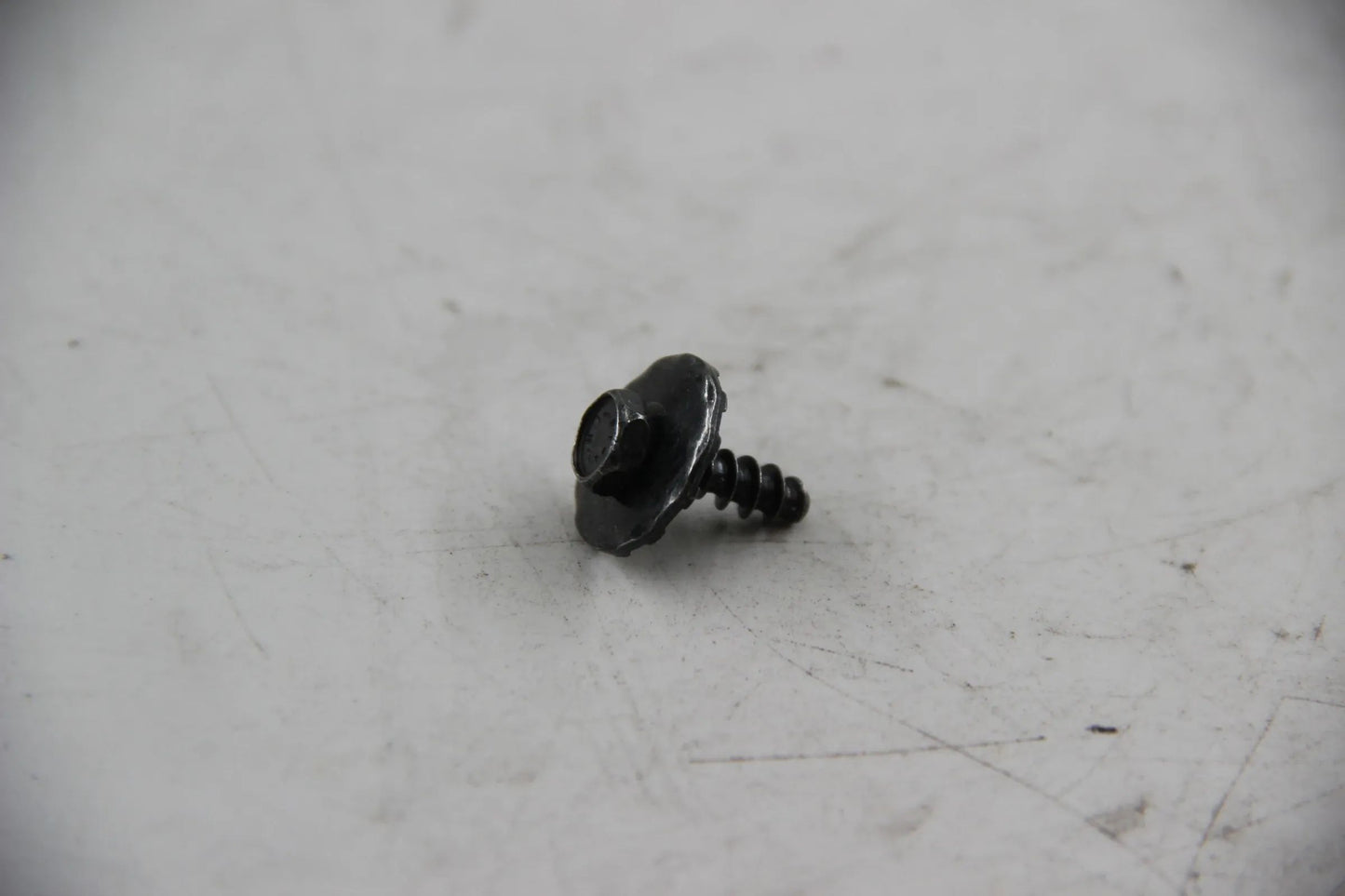 Original BMW E39 E65 E53 Schraube 8MM Sechskant Blechschraube 16X5MM 63128372243