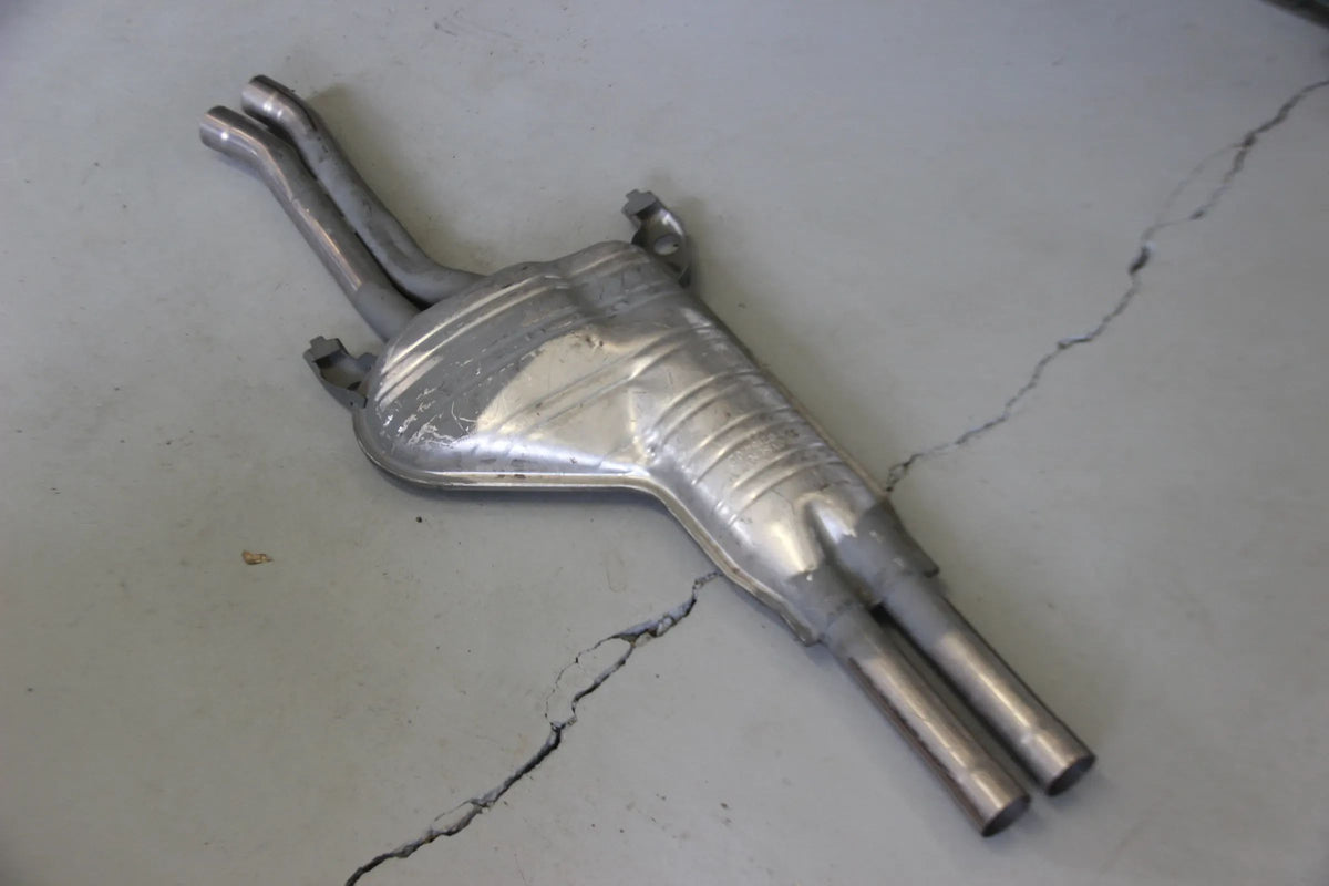 Original BMW 7er E23 735i M30 M30b35 Limousine Mittelschalldämpfer 18121175686