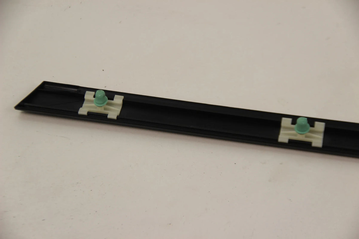 Original BMW E39 520i-540i M5 Stosslesite Tür hinten rechts schwarz 51138159298