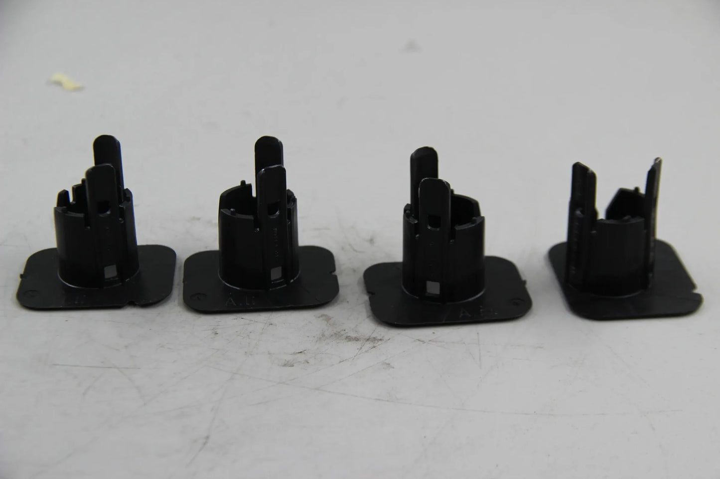 Orig BMW E60 520i-550i E61 523i-550i Satz Aufnahme PDC-Sensor hinten 51120432217