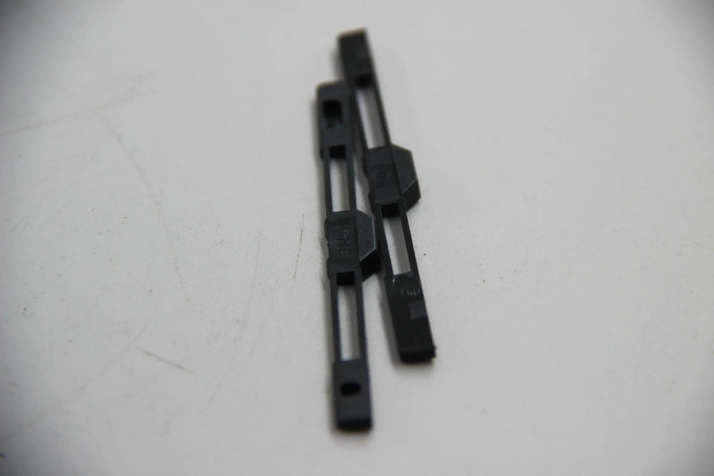 Original BMW E46 316i 318i 320i 323i-330i M3 2x Gleitstück rechts 54138246025