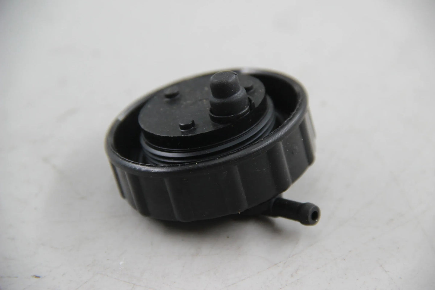 Original BMW E28 524d 524td M21 Limousine Verschlussschraube NOS NLA 13321285906