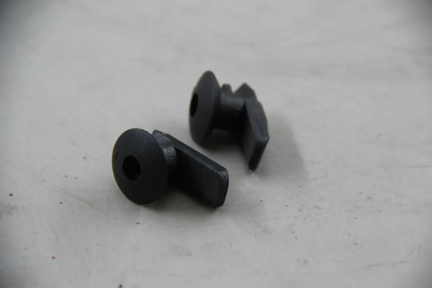 Original BMW F20 F22 F80 F82 E60 E61 F06 F13 F01 F04 2x Clip 51717064092