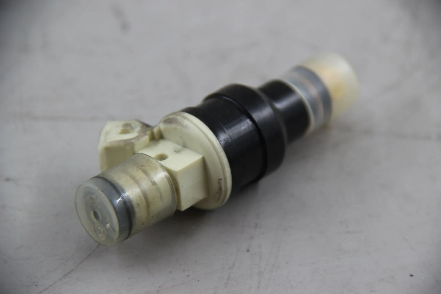Original BMW E30 320i 323i 325e E28 E34 Einspritzventil FD*852 13641706414
